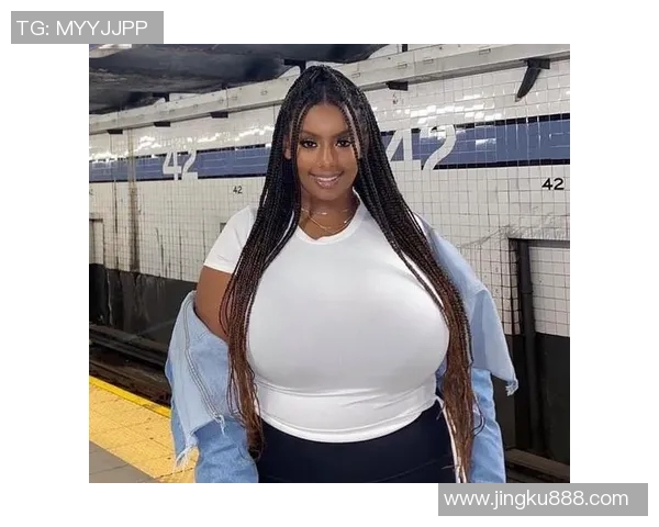 巴西黑人足球明星与模特甜蜜结婚共同开启幸福新篇章